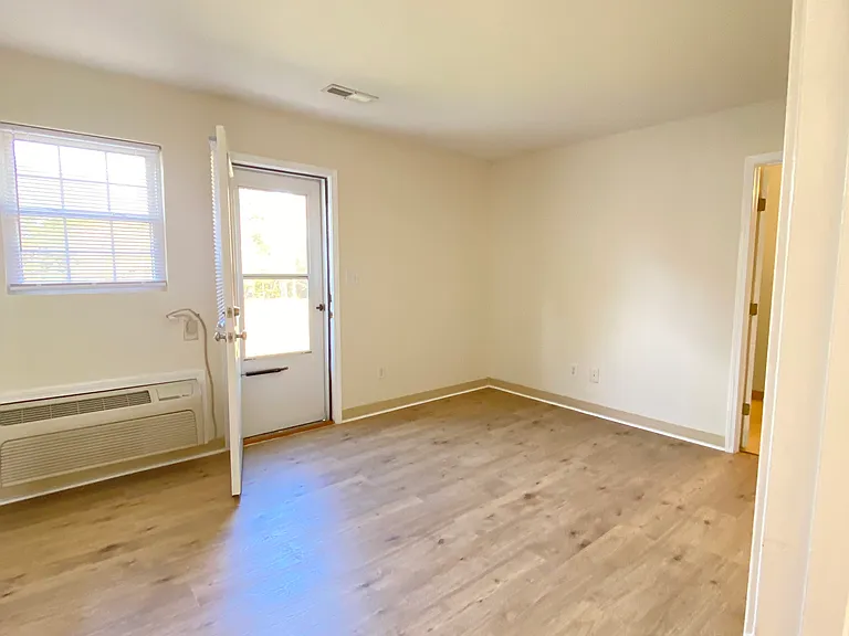 70 Coats Cir — Photo 10