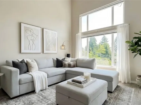 2823 Jacklin Rd #403, Langford, BC V9B 3Y1