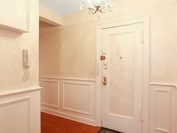 3rd image of 222 7th St #302