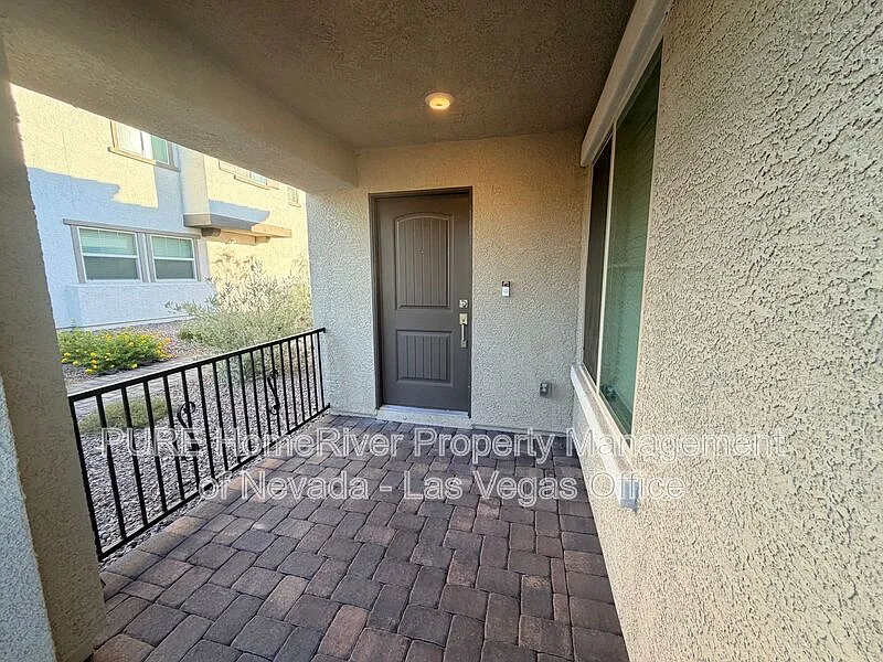 3 bed, 2.5 bath, 1505 sqft, $1,900 — Photo 3