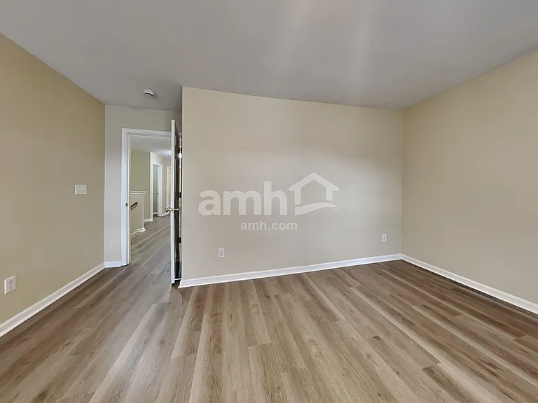 5034 Ballantine Dr — Photo 17