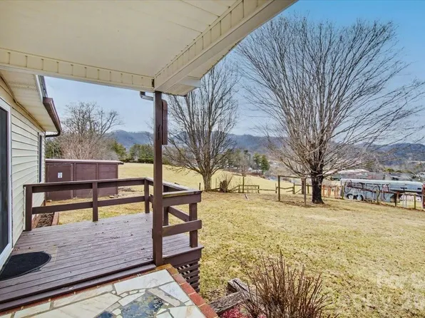170 Styles Rd, Burnsville, NC 28714