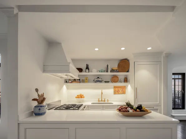 5 Tudor City Place image 6 of 9