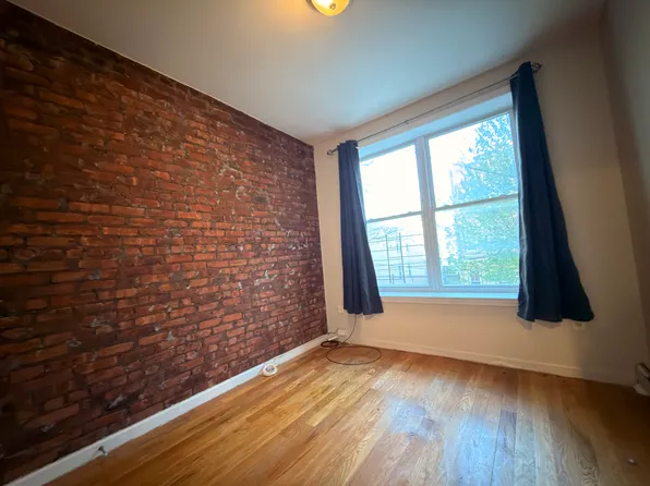 658 Warwick Street image 1 of 5