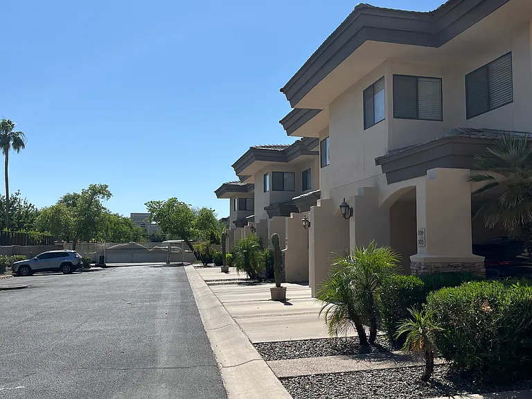 3235 E Camelback Rd — Photo 17