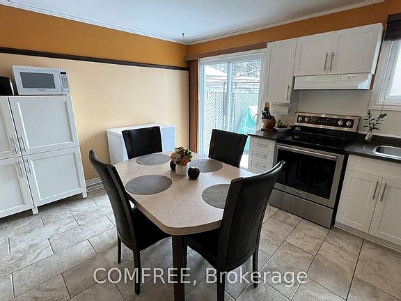5th image of 56 Fieldgate Dr