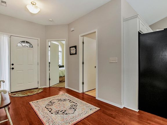 5th image of 943 W Threewood Ct