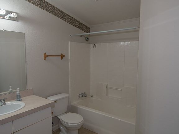 5th image of 602 East Ave