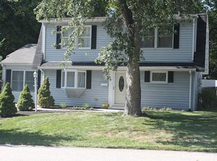 9 Princeton Ter, Oakland, NJ 07436