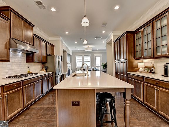 3rd image of 721 Topsail Ln