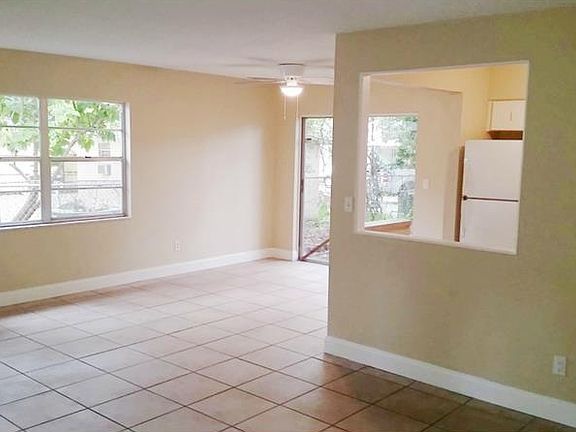 2nd image of 2613 W Comanche Ave
