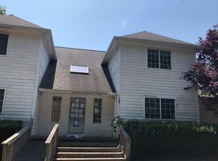 8 Laura Ct, East Quogue, NY 11942