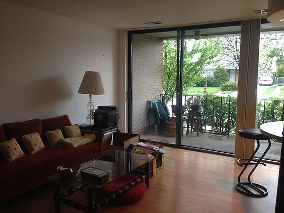 4th image of 5406 Lincoln Ave APT 1E
