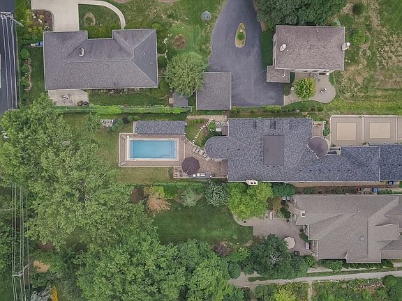 4th image of 376 S Hill Ave