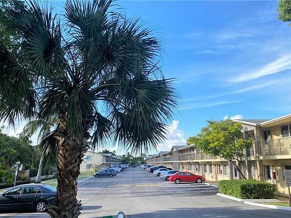 2nd image of 1810 E Oakland Park Blvd APT 11