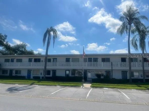 8405 112th St APT 109, Seminole, FL 33772