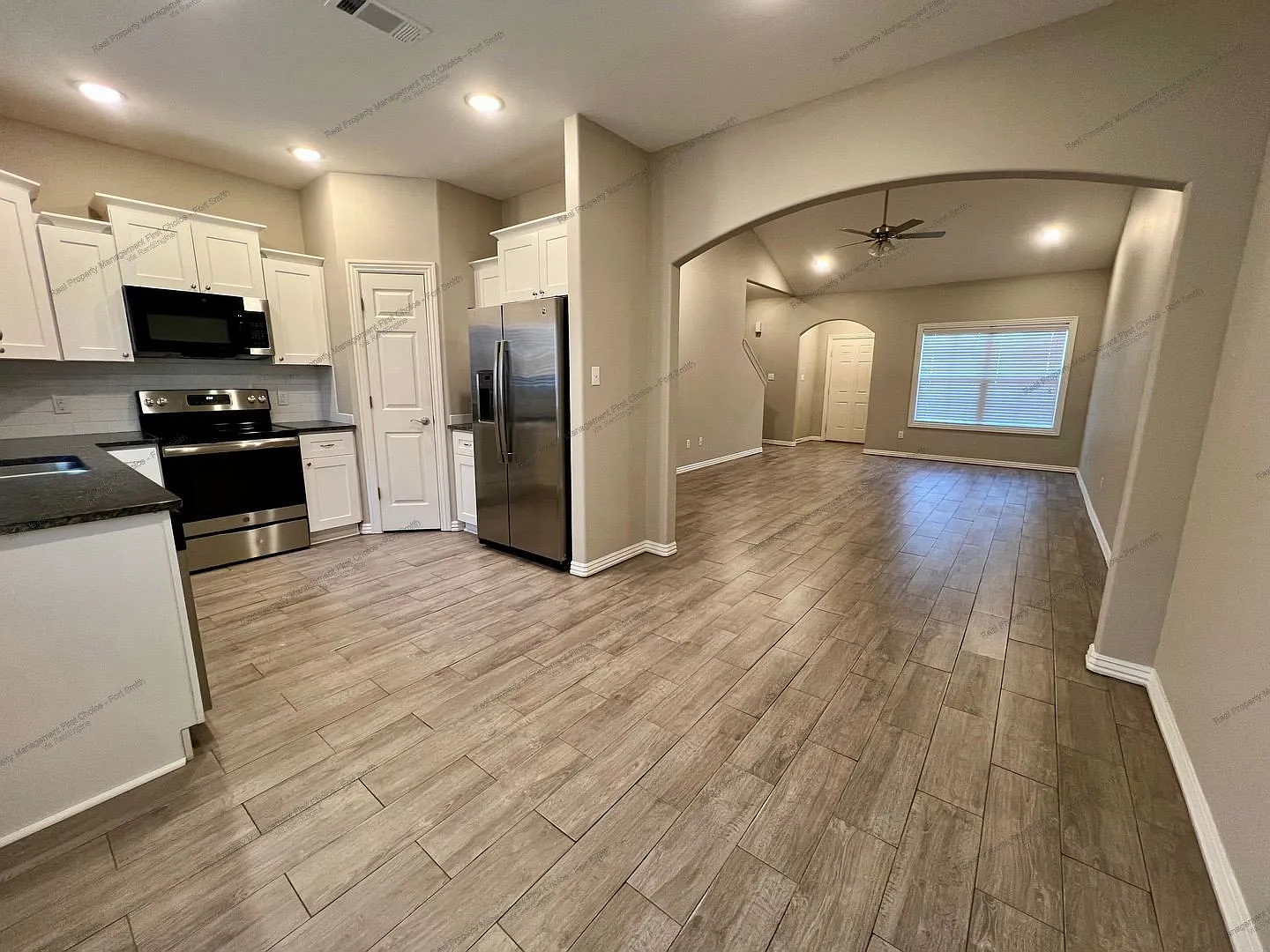 3 bed, 2.5 bath, 1650 sqft, $1,649 — Photo 4