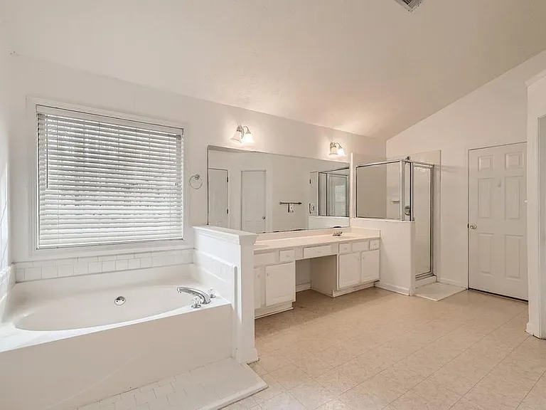 390 Saddle Bridge Dr — Photo 18