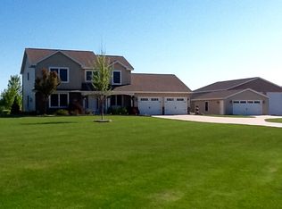 1715 Parish Brook Ct, Kawkawlin, MI 48631