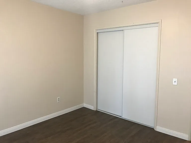 1228 Lyndhurst Dr — Photo 14