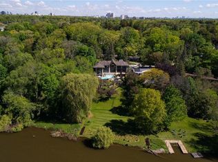 1510 Pinetree Cres, Mississauga, ON L5G 2S8
