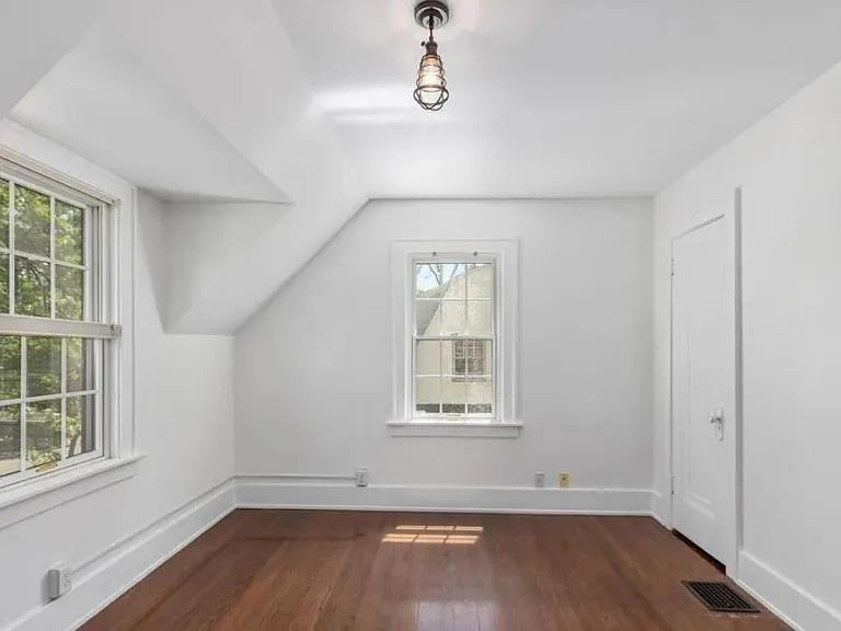 957 Maxwell Ave SE — Photo 12