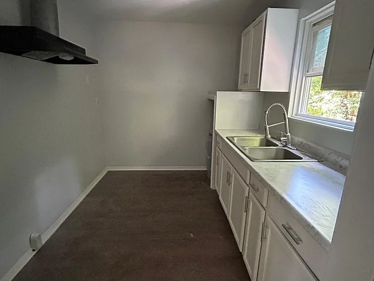 1566 Harper St — Photo 2