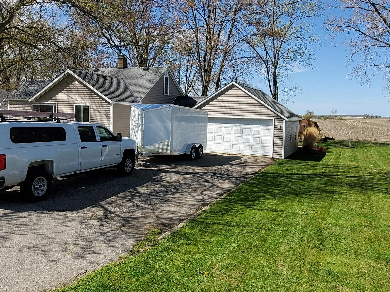 3 bed, 1180 sqft, $2,100 — Photo 2