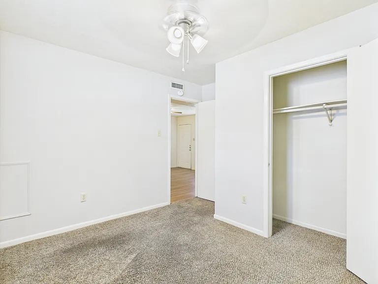 403 Boyett St N — Photo 13