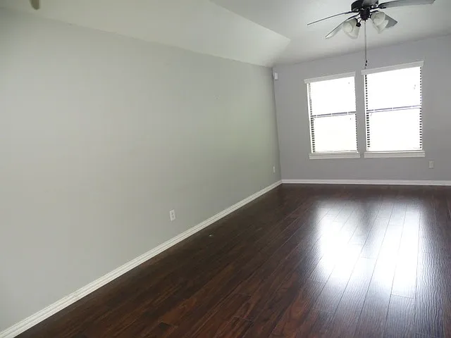 3 bed, 1687 sqft, $1,860 — Photo 2