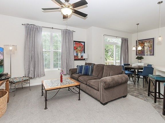 5th image of 345 Buckingham Ct