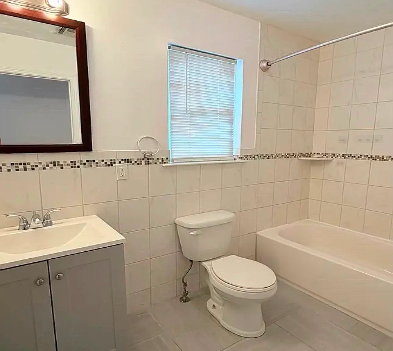 3 bed, 1275 sqft, $2,600 — Photo 4