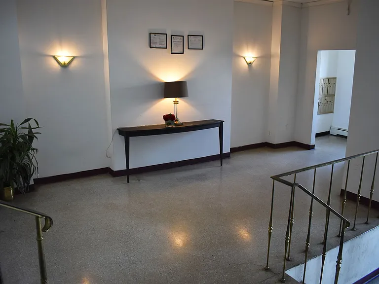 25 Washington Ave — Photo 9