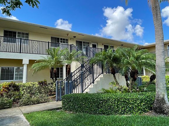 3rd image of 410 SW 15th St APT 206