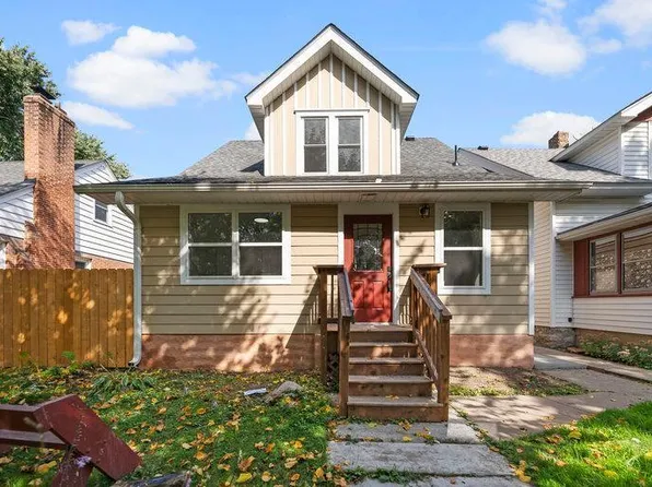 685 Hyacinth Ave E, Saint Paul, MN 55106