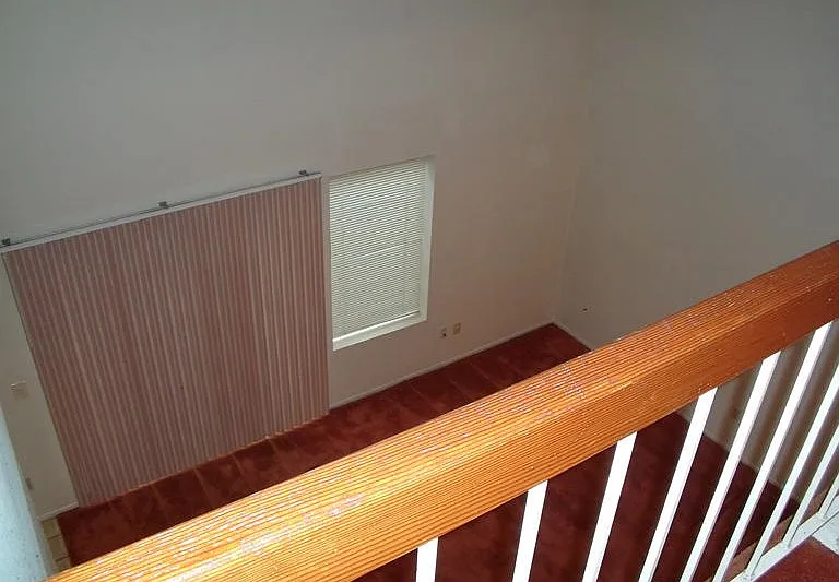 10679 Glendover Ln — Photo 3
