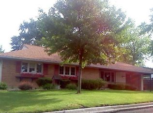 475 Thunderbird Trl, Carol Stream, IL 60188