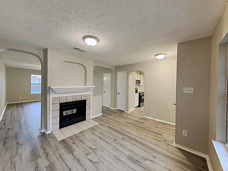 4329 Apple Dr — Photo 7