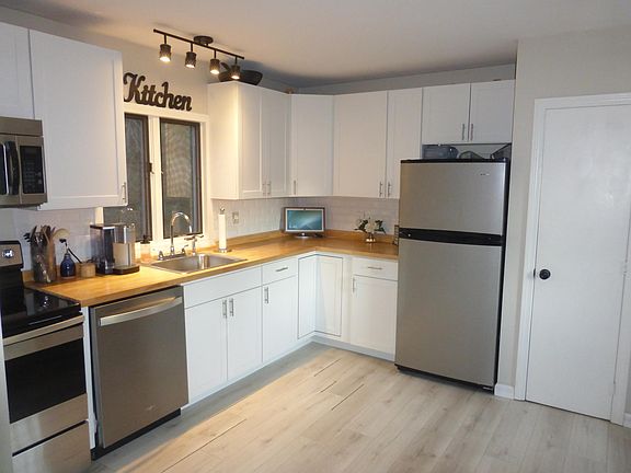 4th image of 221 Longfellow Street #4