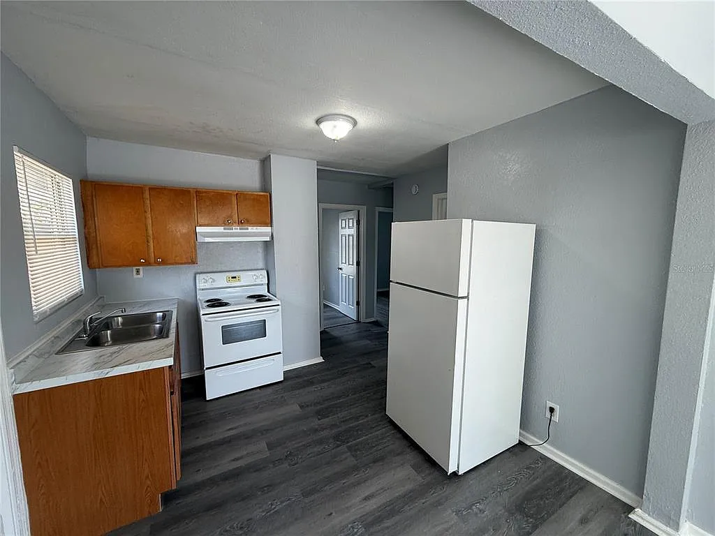 3 bed, 2.0 bath, 1024 sqft, $1,499 — Photo 3
