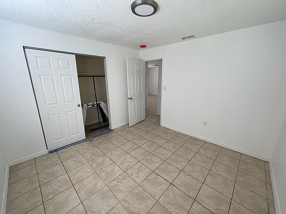 5th image of 5010 Sanibel Ave APT A