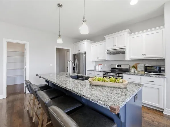 25136 W 148th Ter, Olathe, KS 66061