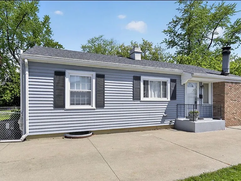 1253 Holgate Ave — Photo 2