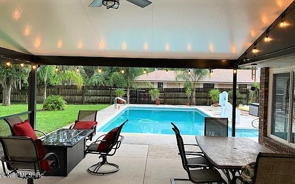 5th image of 2301 Egremont Dr