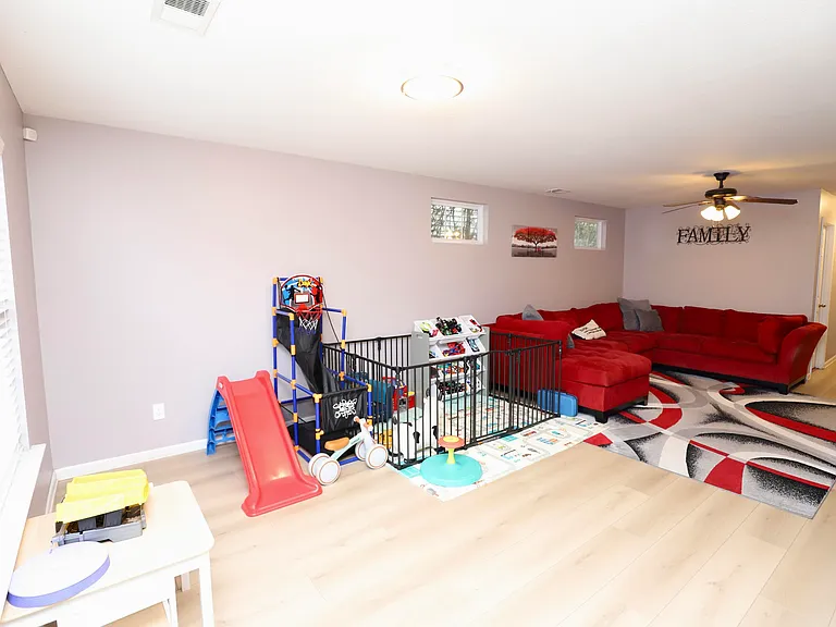 1733 Benelli St — Photo 17