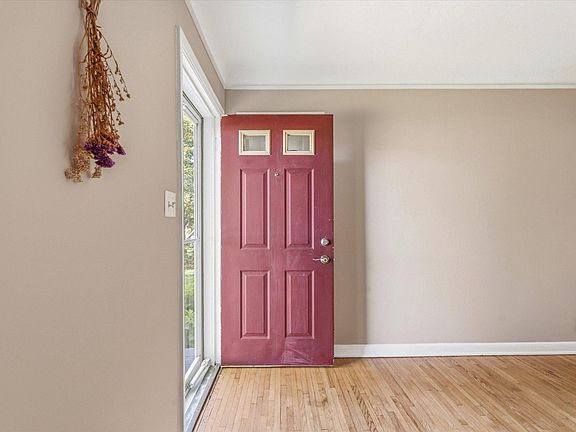 3rd image of 7427 Humboldt Ave S