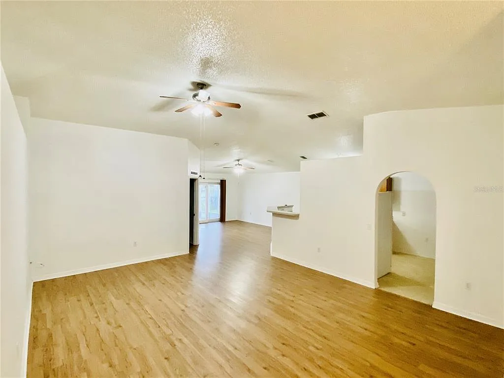 Building Photo - 3992 Warbler Dr