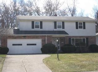 26585 Sudbury Dr, North Olmsted, OH