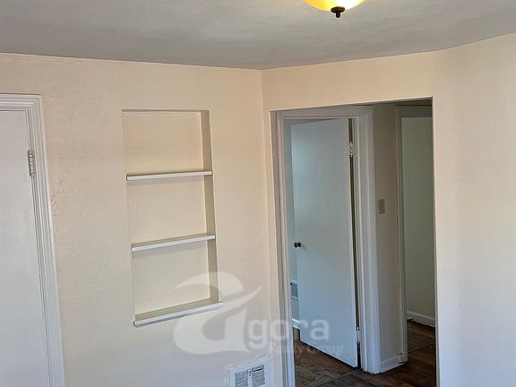 4th image of 524 Delaware Ave #1