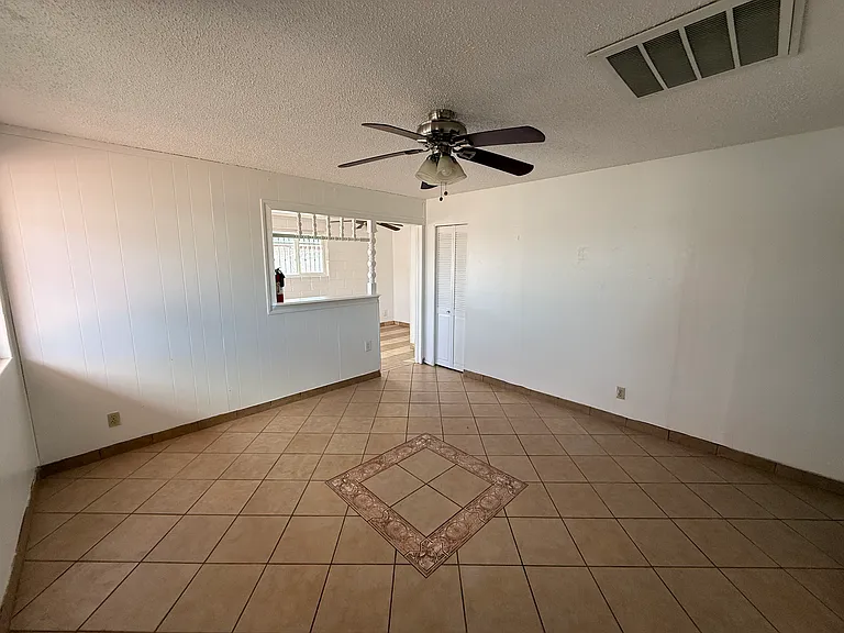 5012 Royal Dr — Photo 24